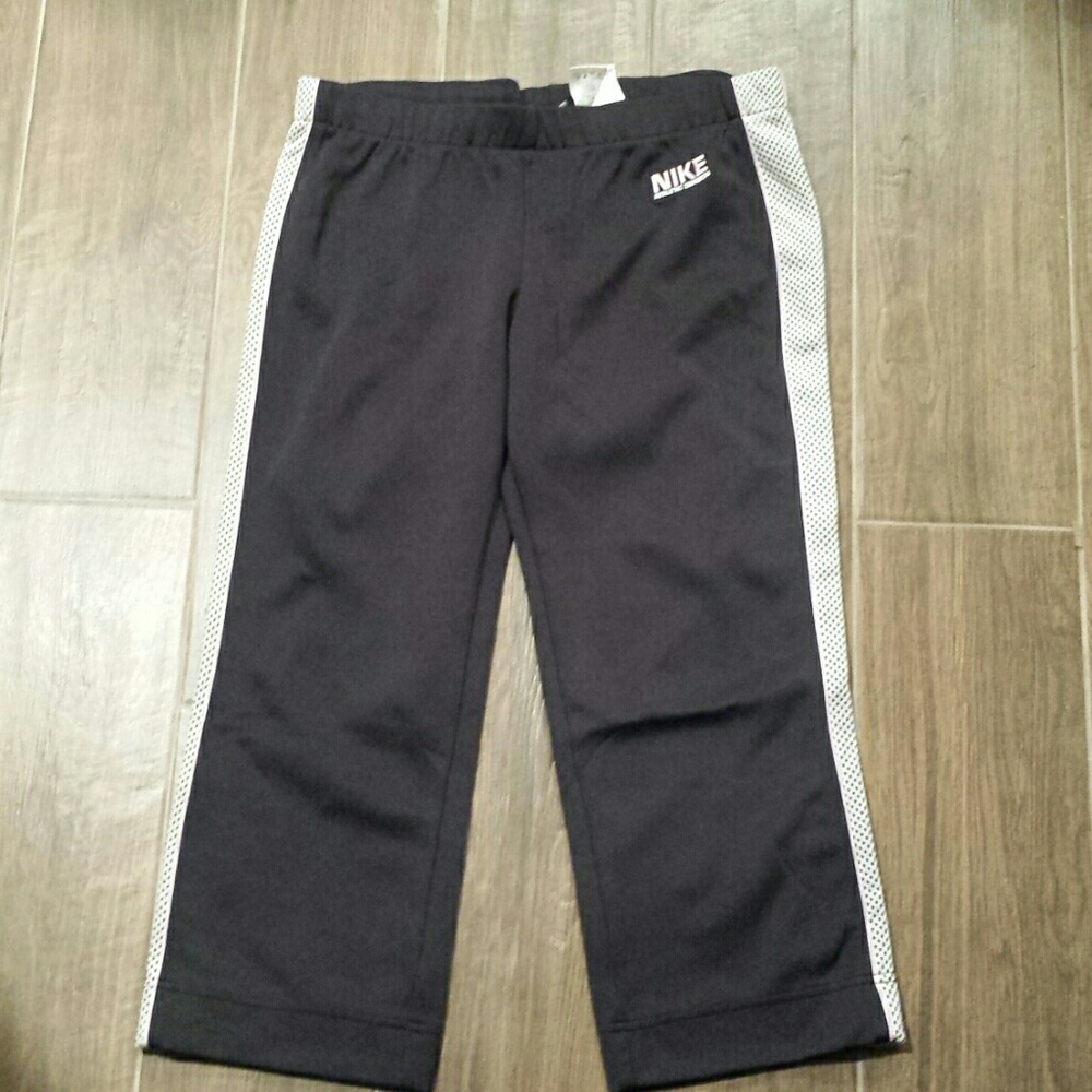 🍉Nike Capri pants